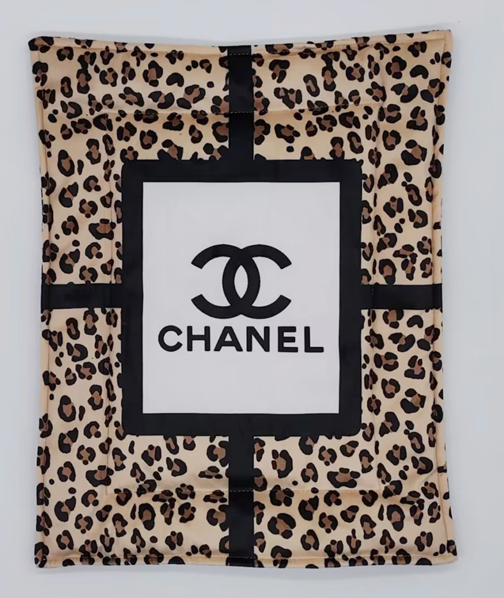 Leo Flannel Mat