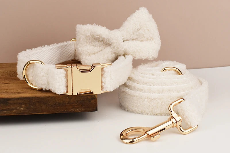 Conjunto de collar y correa con lazo de peluche