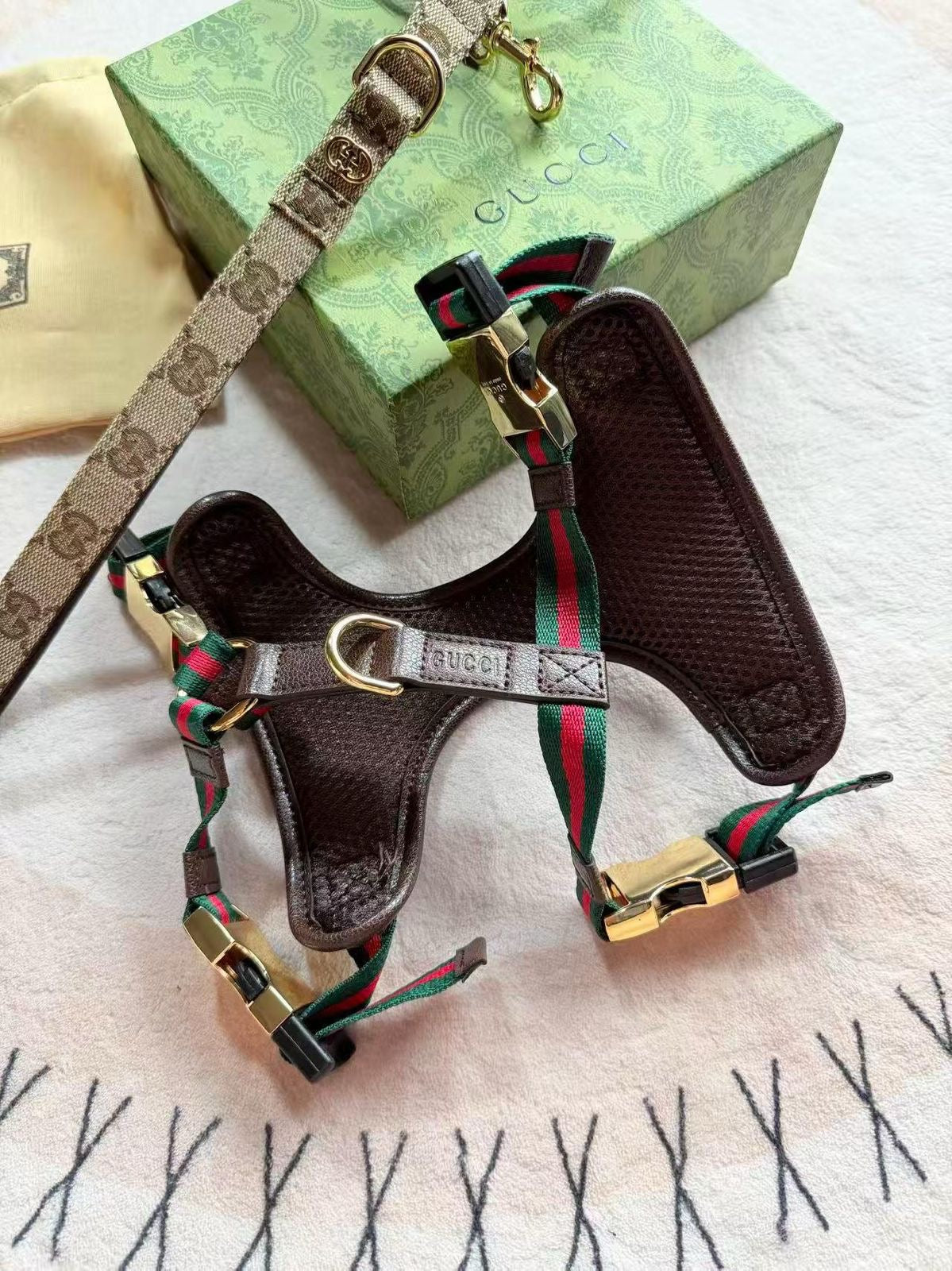 LUXURY LEATHER POOCHI HARNESS & LEASH