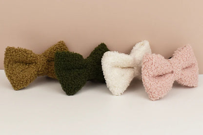 Conjunto de collar y correa con lazo de peluche