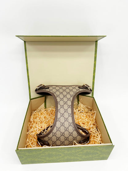 LUXUS-GESCHIRR, HALSBAND UND LEINE AUS LEDER FÜR HUNDE