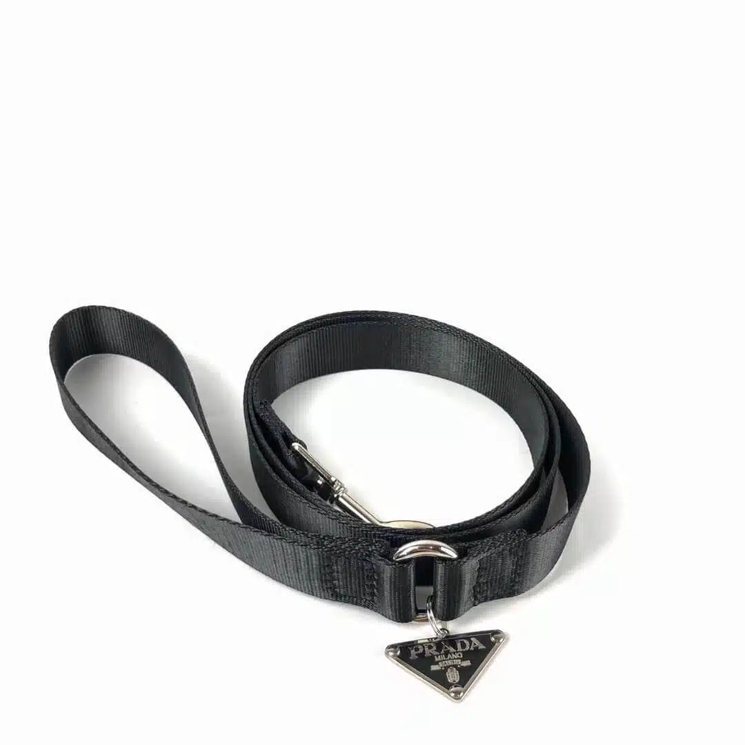 LUXUS-SET AUS HALSBAND UND LEINE IN SCHWARZ